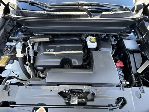 Used 2019 Nissan Pathfinder Platinum image 27