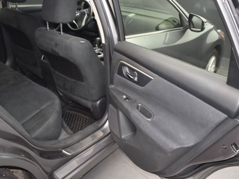 Used 2015 Nissan Altima 2.5 SV w/ Convenience Package image 16