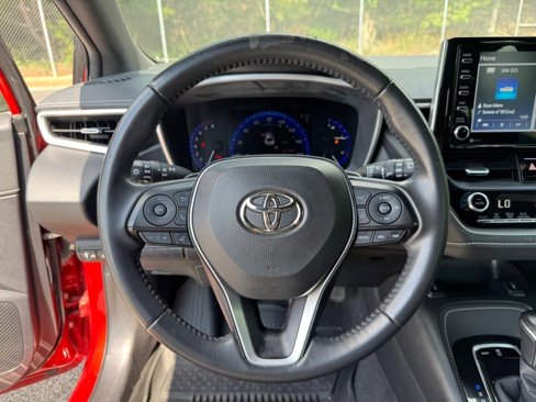 Used 2020 Toyota Corolla XSE image 19