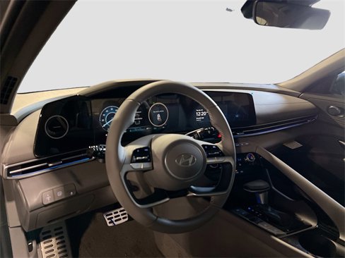 New 2025 Hyundai Elantra SEL image 9