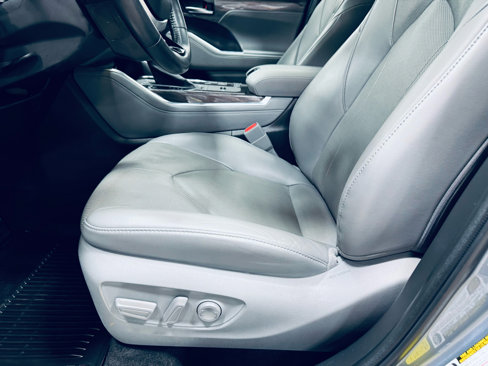 Used 2022 Toyota Highlander Limited image 33