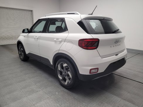 Used 2023 Hyundai Venue SEL image 5