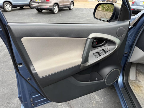 Used 2011 Toyota RAV4 4WD w/ Base L4 Extra Value Pkg image 81