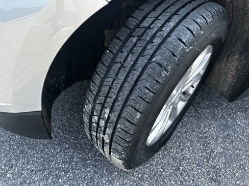 Used 2018 Chevrolet Equinox LT image 34