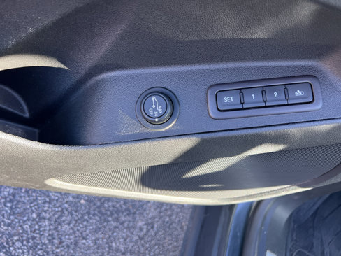 Used 2020 Chevrolet Equinox Premier image 7