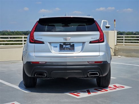 Used 2019 Cadillac XT4 Luxury w/ Cold Weather Package image 6