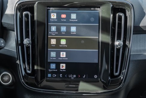 Certified 2023 Volvo XC40 B5 Plus w/ Driver Assist Package image 20
