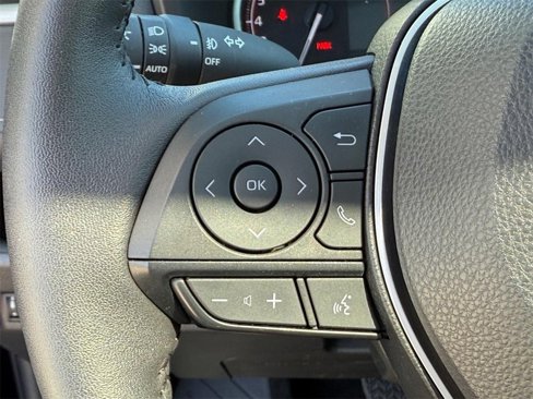 Used 2023 Toyota RAV4 XLE Premium image 17