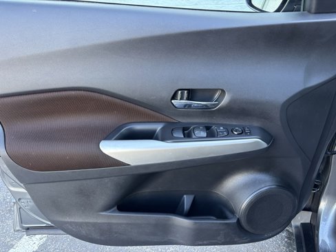 Used 2020 Nissan Kicks SR image 17