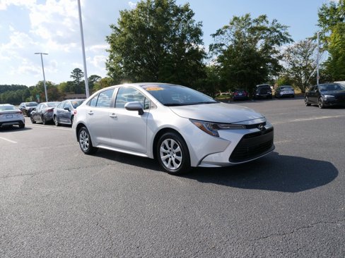 Used 2025 Toyota Corolla LE image 2