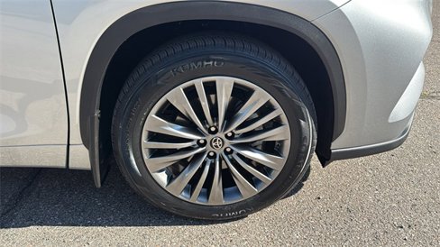 Used 2021 Toyota Highlander Platinum image 11