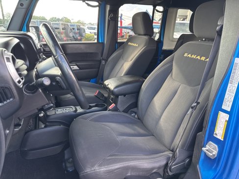 Used 2015 Jeep Wrangler Unlimited Sahara w/ Connectivity Group image 27