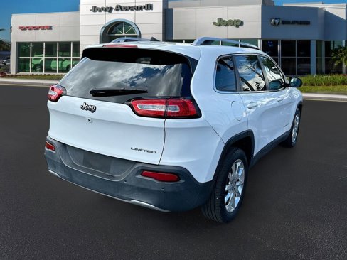 Used 2017 Jeep Cherokee Limited image 8