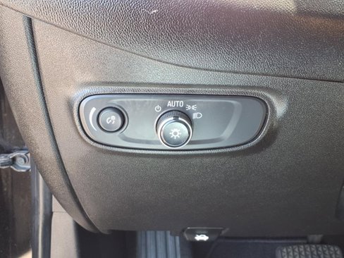 Used 2020 Chevrolet Equinox LS w/ LS Convenience Package image 16