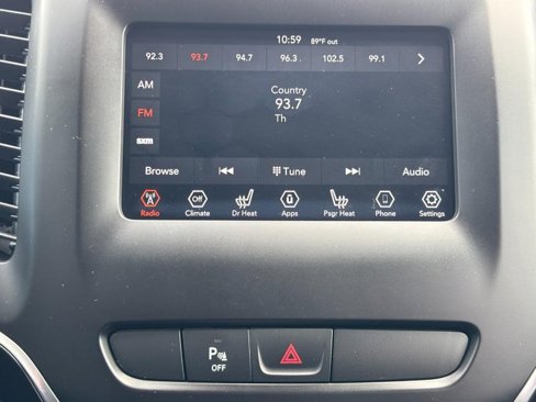 Used 2019 Jeep Cherokee Latitude Plus w/ Cold Weather Group image 13