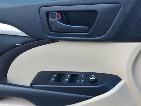 Used 2018 Toyota Highlander Plus image 28