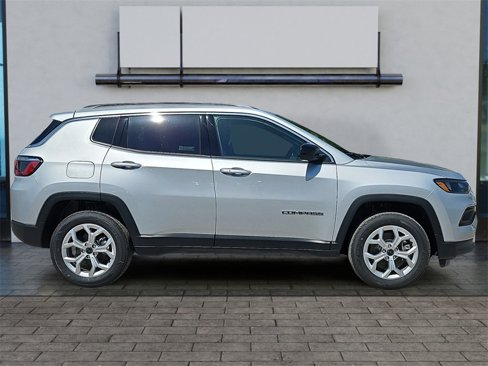 New 2025 Jeep Compass Latitude image 6