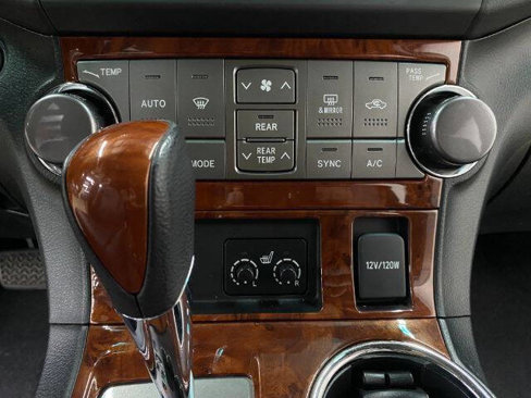 Used 2012 Toyota Highlander Limited image 30