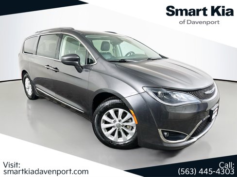 Used 2019 Chrysler Pacifica Touring-L image 1