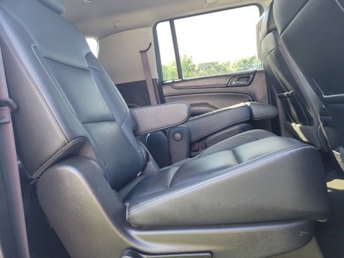 Used 2016 Chevrolet Suburban LT image 23