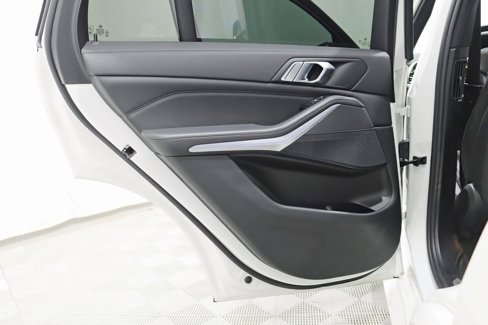 Used 2022 BMW X5 xDrive40i w/ M Sport Package image 37