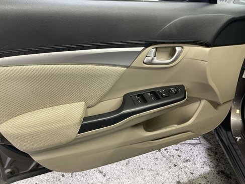 Used 2013 Honda Civic Hybrid Sedan image 13