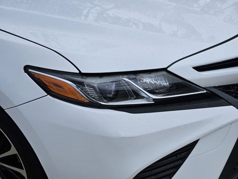 Used 2018 Toyota Camry SE image 9