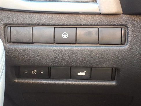 Used 2023 Nissan Rogue SL w/ SL Premium Package image 11