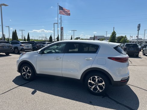 Used 2022 Kia Sportage LX image 6