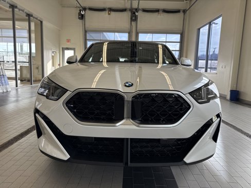 Used 2025 BMW X2 xDrive28i w/ Convenience Package image 2