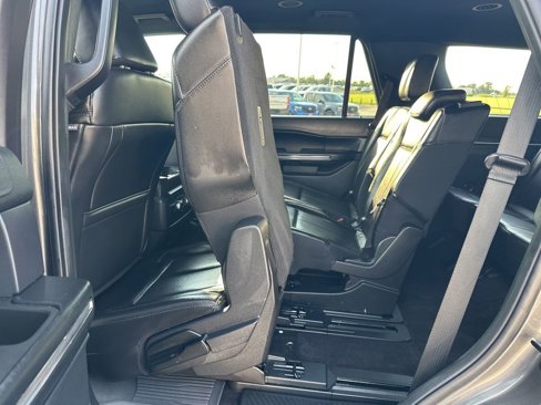 Used 2021 Ford Expedition XLT image 36