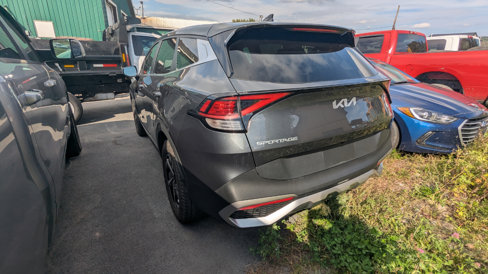 Used 2023 Kia Sportage LX image 2