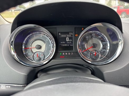 Used 2011 Chrysler Town & Country Touring-L image 17