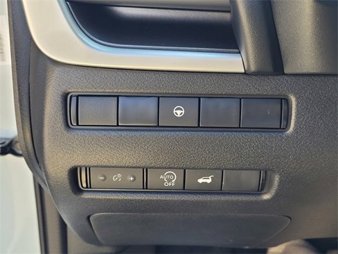 Used 2024 Nissan Rogue SV image 24