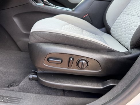 Used 2021 Chevrolet Equinox LS w/ LS Convenience Package image 14