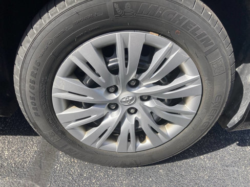 Used 2013 Toyota Camry LE image 25