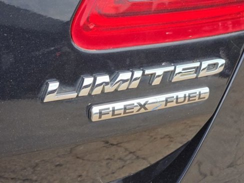 Used 2018 Ford Taurus Limited image 7