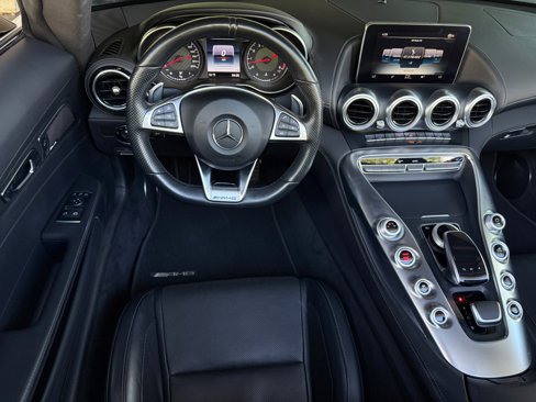 Used 2018 Mercedes-Benz AMG GT Roadster image 36