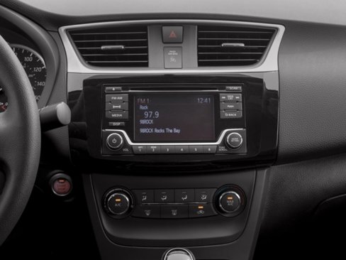 Used 2018 Nissan Sentra S image 10