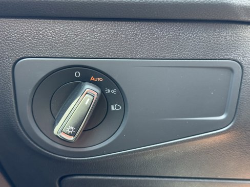 Certified 2022 Volkswagen Tiguan SE image 27
