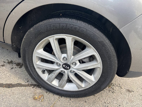 Used 2017 Kia Soul + image 14
