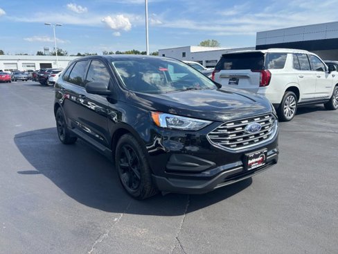 Used 2020 Ford Edge SE image 2
