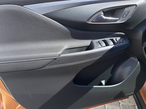 New 2025 Buick Envista Preferred image 17