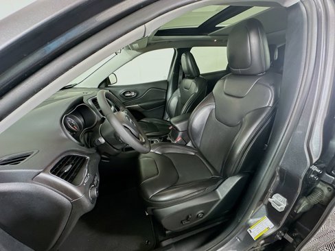 Used 2020 Jeep Cherokee Latitude Plus image 20
