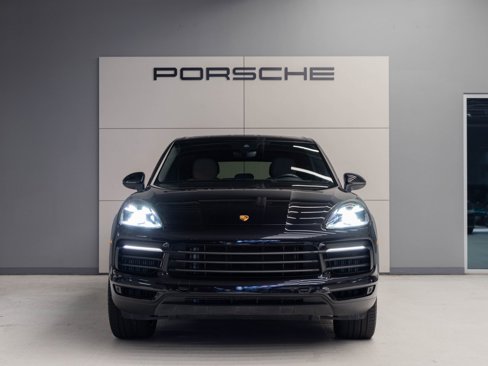 Certified 2022 Porsche Cayenne Platinum Edition image 10