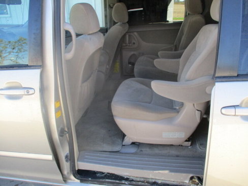 Used 2008 Toyota Sienna LE image 8