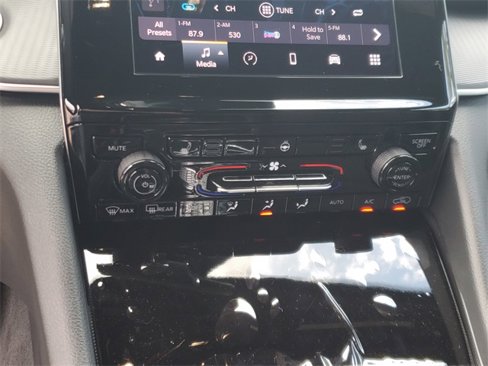 New 2025 Jeep Grand Cherokee Altitude image 25