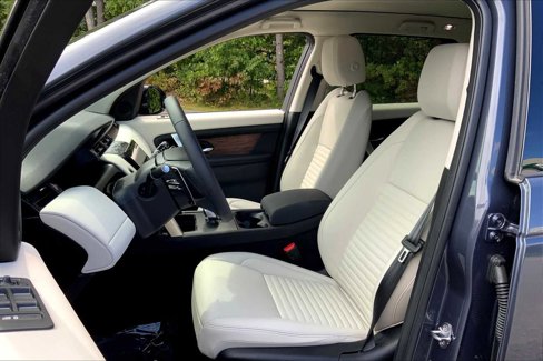 Used 2025 Land Rover Discovery Sport S image 8