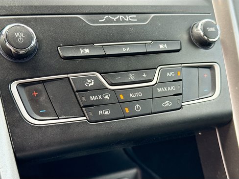 Certified 2019 Ford Fusion SE image 15