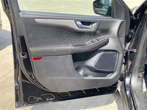 Used 2020 Ford Escape SE image 22